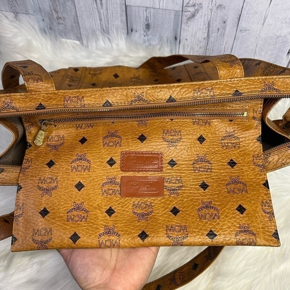 MCM classic logo tote in cognac - Picture 13 of 16